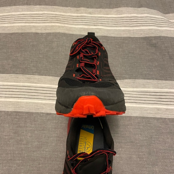 La Sportiva Jackal Black Red Outdoor Trail Running Shoes - Picture 7 of 9
